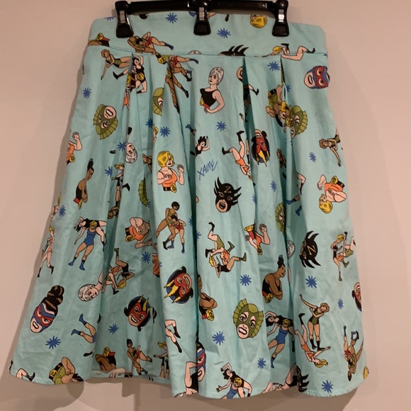 Laura Byrnes California Little Jun Skirt in Lady Wrestlers Print - Picture 4 of 5